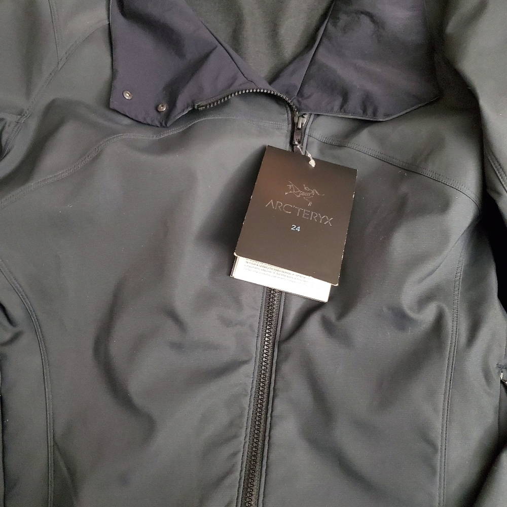 NWT - Arc'teryx Womens Commuter Jacket - Large